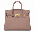 Hermès Birkin – Dámska kabelka v púdrovo ružovej farbe so zlatým kovaním