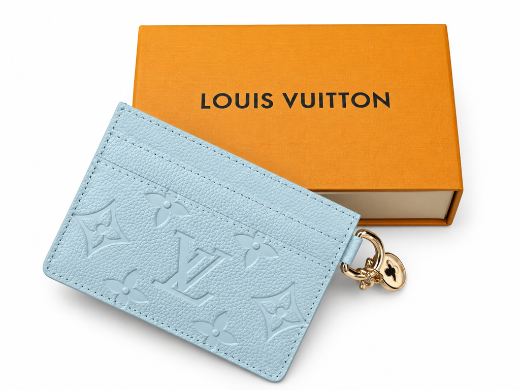 Dámsky držiak na karty Louis Vuitton Monogram Empreinte Card Holder with Charm – Pink