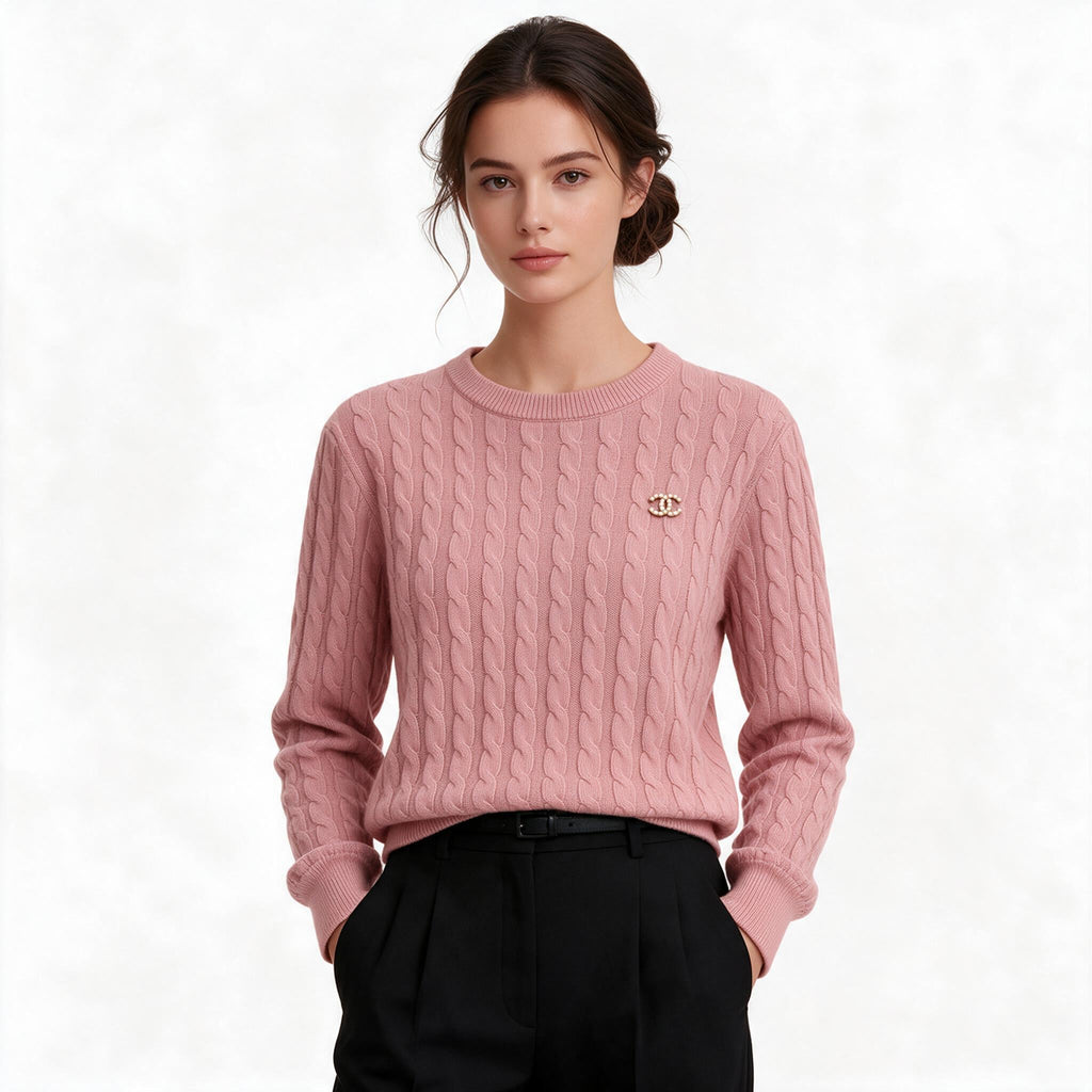 Дамски плетен пуловер CHANEL – черен със златисто CC лого (Copy)